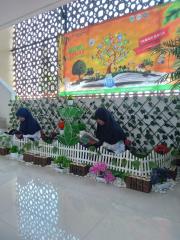 Kegiatan Membaca Di Taman Baca Gedung 1